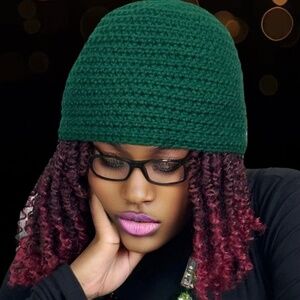 Hunter green crochet beanie🍃